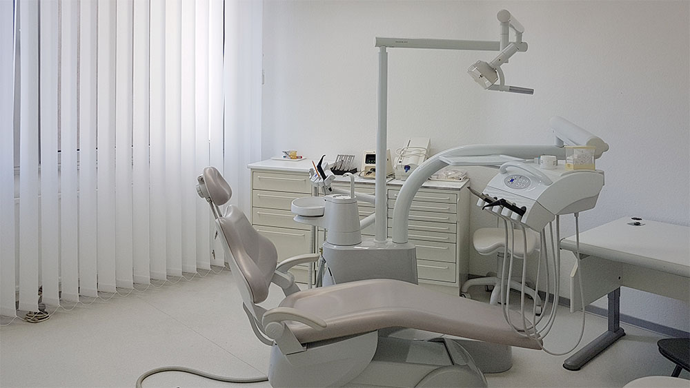 Behandlungsraum - Zahnarztpraxis in 51465 Bergisch Gladbach